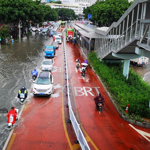 广西迎来特大暴雨（广西哪个县今天大暴雨）